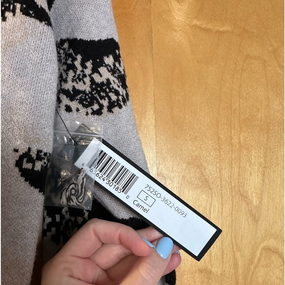 Tribal Intarsia Knit Cowl Neck Sweater - Picture 5 of 5